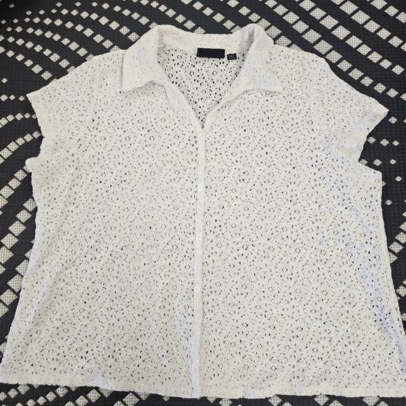 Avenue Women's Lace Buttoned Down Shirt in Plus Size - Picture 1 of 7